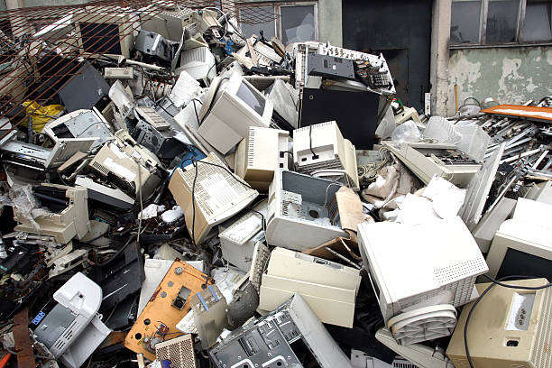 Componentes electrónicos para reciclaje responsable RAEE en Bogotá - Planeta Verde SAS